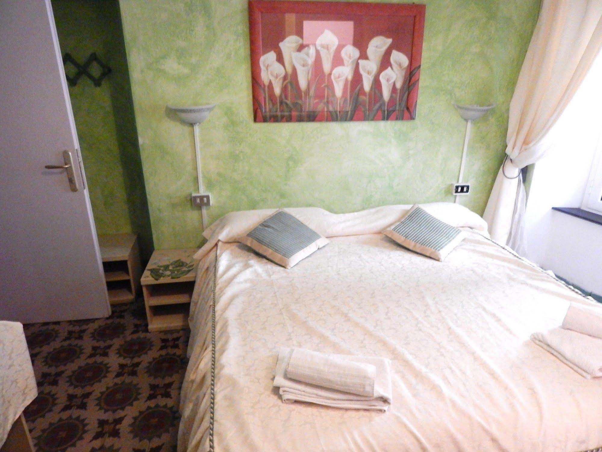 Hotel Glicine 诺利 外观 照片